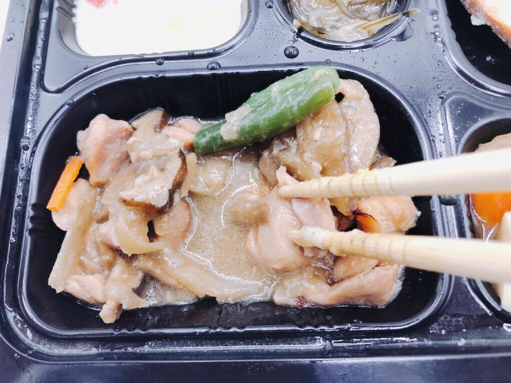 鶏肉の時雨煮と鮭(サケ)の塩焼き